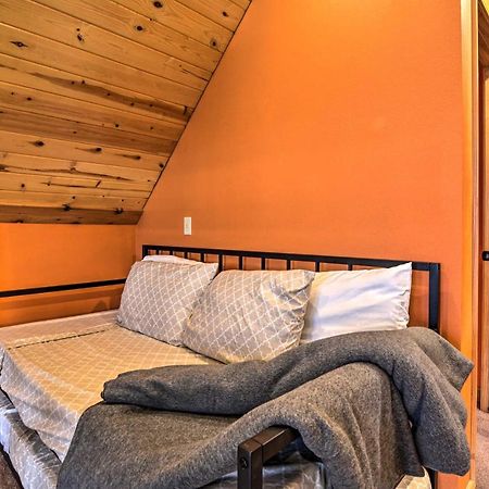 Spacious Log Cabin With Fire Pit And Game Room! Eureka Springs Exteriér fotografie