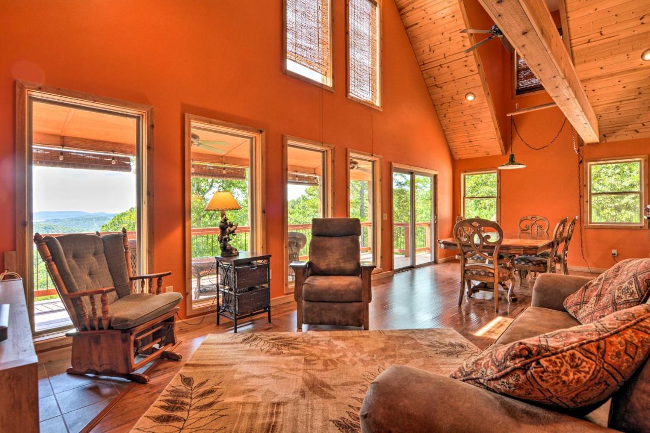 Spacious Log Cabin With Fire Pit And Game Room! Eureka Springs Exteriér fotografie