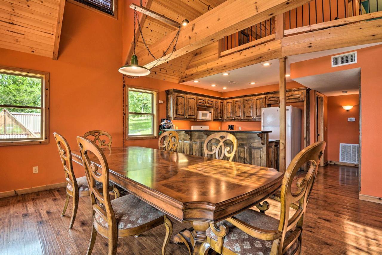 Spacious Log Cabin With Fire Pit And Game Room! Eureka Springs Exteriér fotografie
