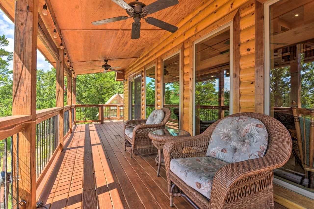 Spacious Log Cabin With Fire Pit And Game Room! Eureka Springs Exteriér fotografie