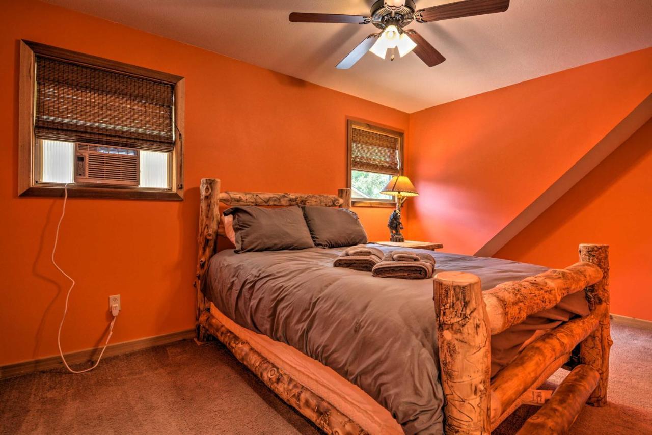 Spacious Log Cabin With Fire Pit And Game Room! Eureka Springs Exteriér fotografie