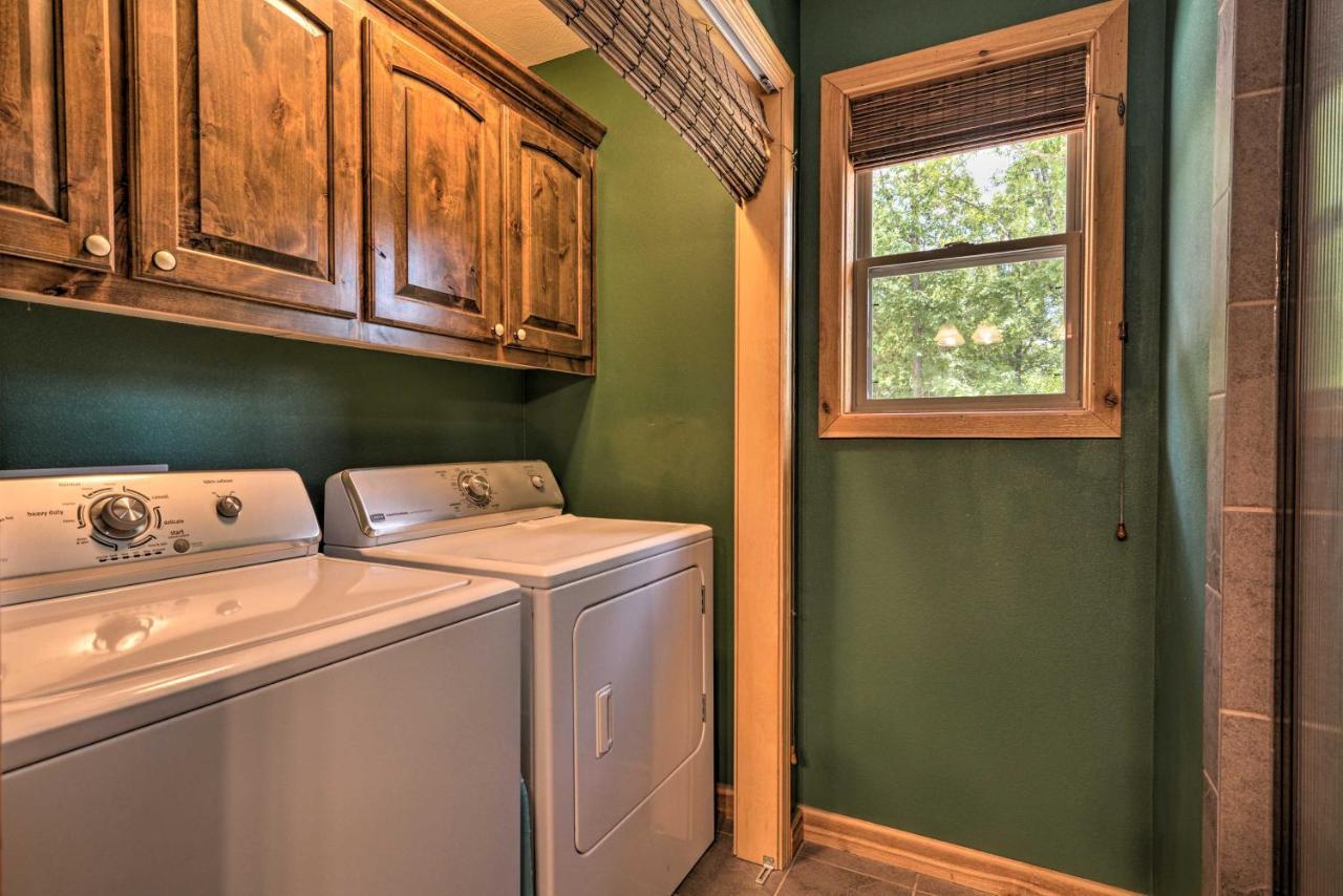 Spacious Log Cabin With Fire Pit And Game Room! Eureka Springs Exteriér fotografie